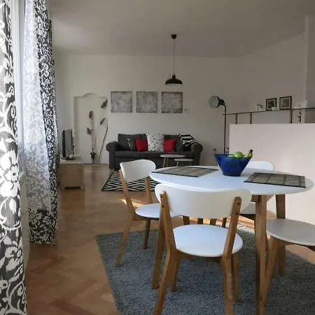 The Riverside - Downtown Apartment Sarajevo