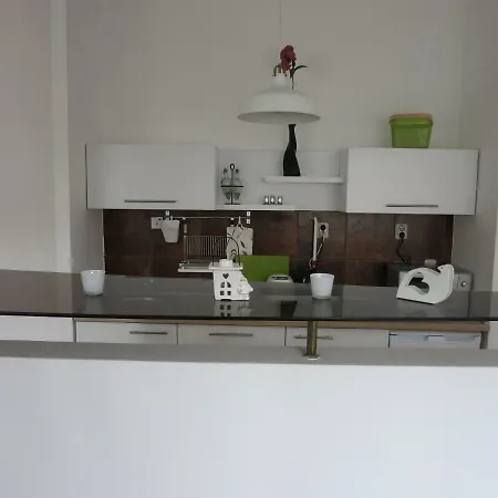 The Riverside - Downtown Apartment *